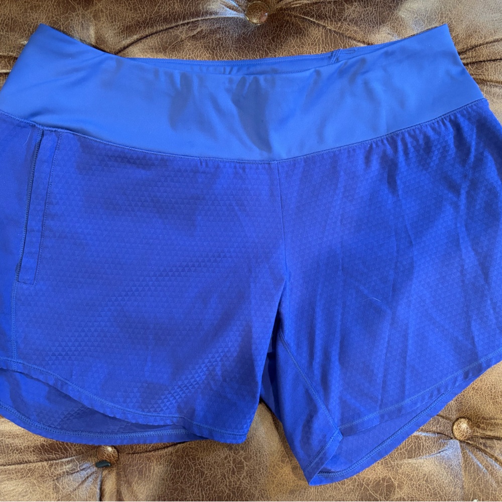 Oiselle long roga shorts